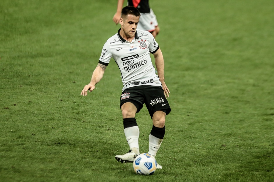 Ramiro foi titular do Corinthians nos dois jogos de Sylvinho pelo clube