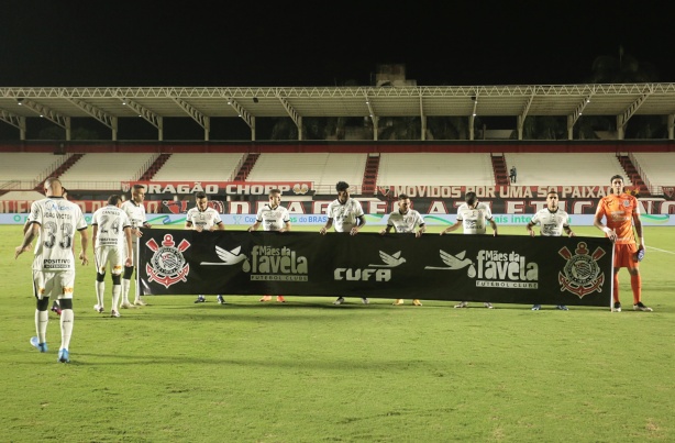 Corinthians n�o conseguiu furar a defesa dos donos da casa