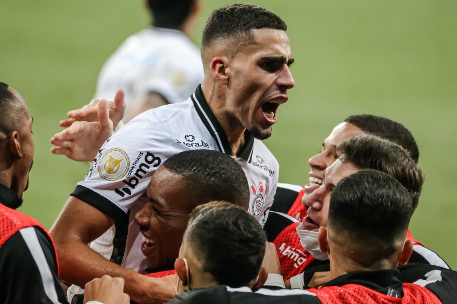Gabriel comemorou seu primeiro gol pelo Corinthians na temporada 2021; tento evitou derrota alvinegra