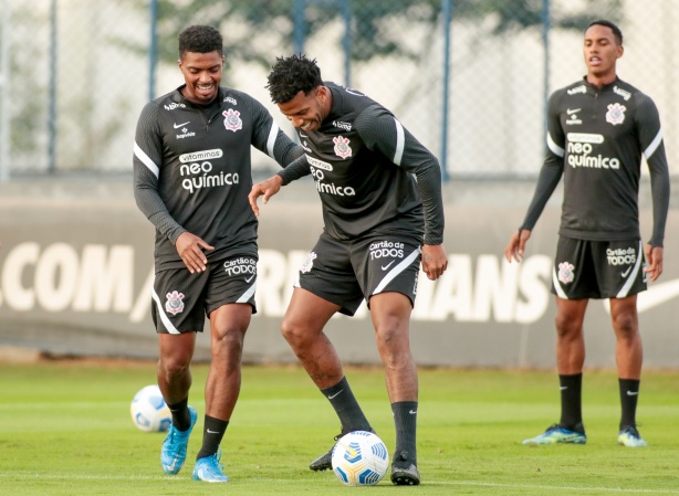 O sábado do Corinthians teve empate em clássico, declarações de diretor e pedidos de penhora
