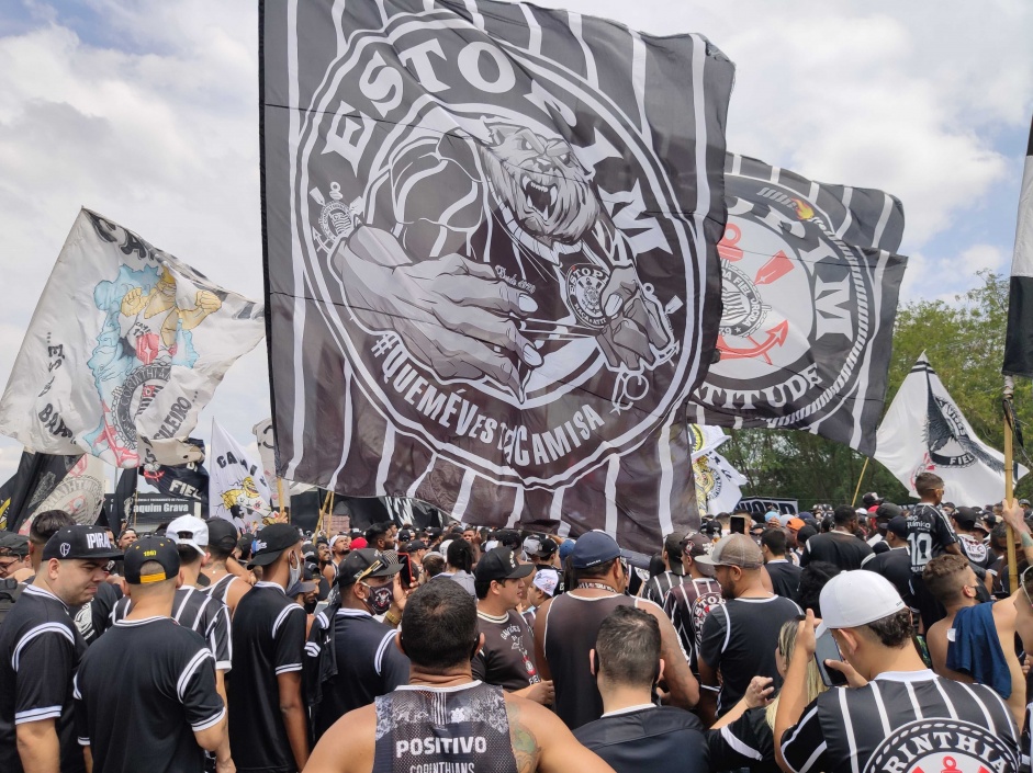Torcidas do Corinthians organizam protesto para a manh de sbado
