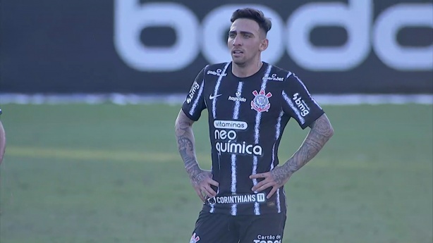 Melhor da partida contra o Sport, Mosquito voltou a receber o título após o duelo contra o Fluminense