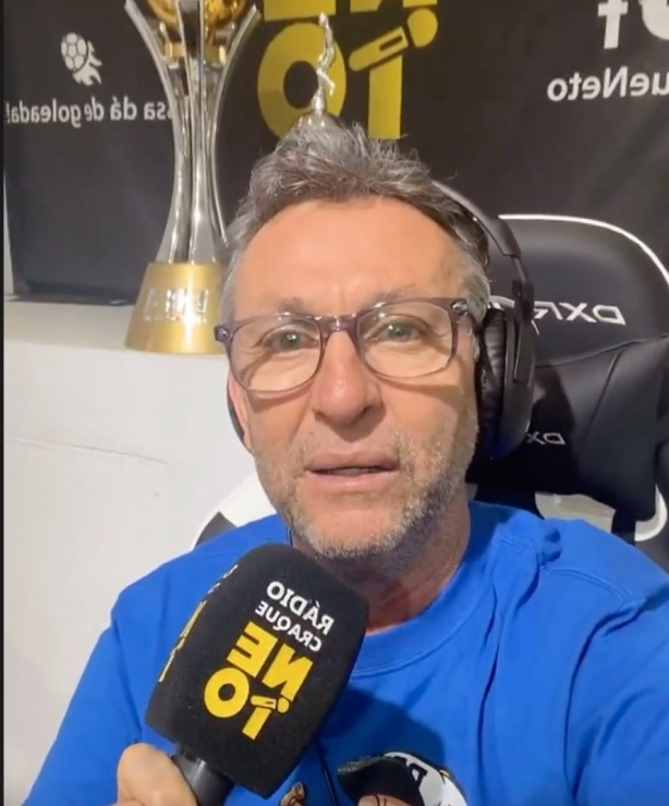 Neto n�o gostou da escala��o de Araos como titular do Corinthians