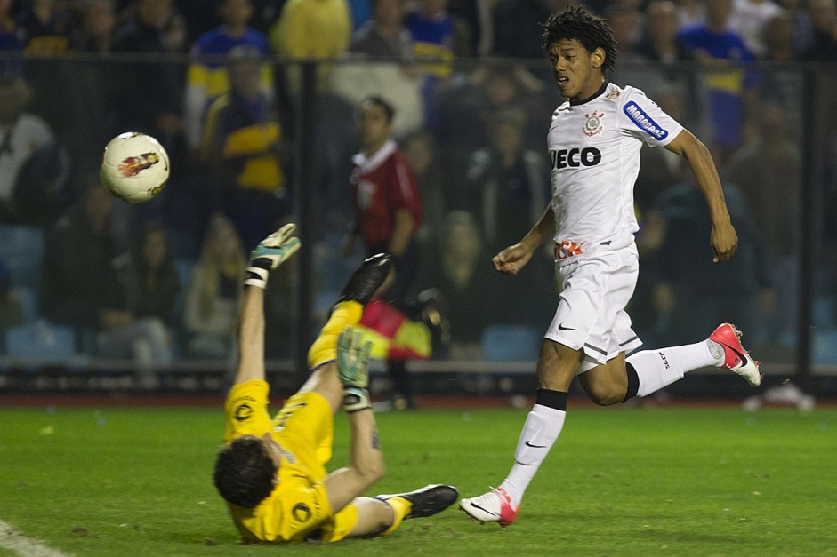 Romarinho entrou no segundo tempo para empatar a partida de ida da final da Libertadores 2012