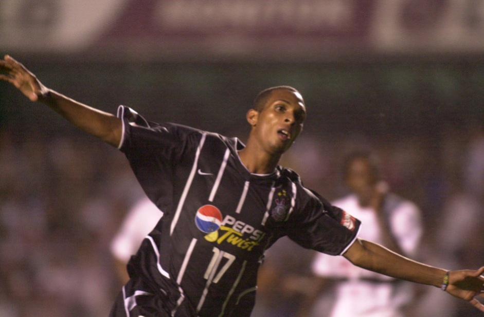 Ao todo, em suas duas passagens, Lidson marcou 50 gols em seus 111 jogos pelo Corinthians