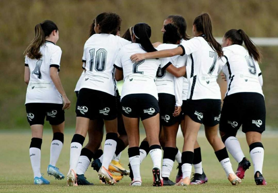 Corinthians briga por uma vaga na final do Brasileiro Feminino Sub-16