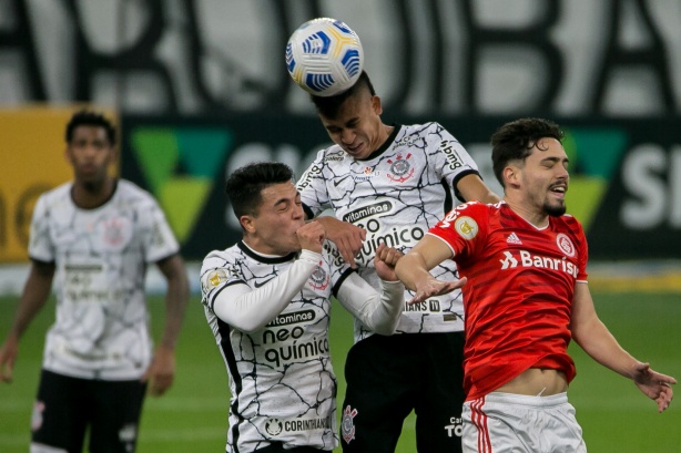 Corinthians e Internacional empataram em 1 a 1 na noite deste s�bado
