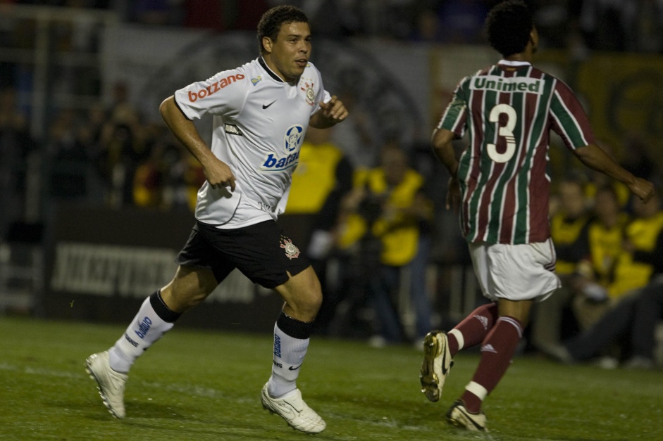 Ronaldo marcou trs dos quatro gols contra o Fluminense pelo Brasileiro de 2009