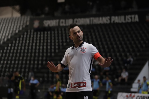 Deives valorizou a intensidade do Timão na goleada por 5 a 2 contra o Santo André/Intelli