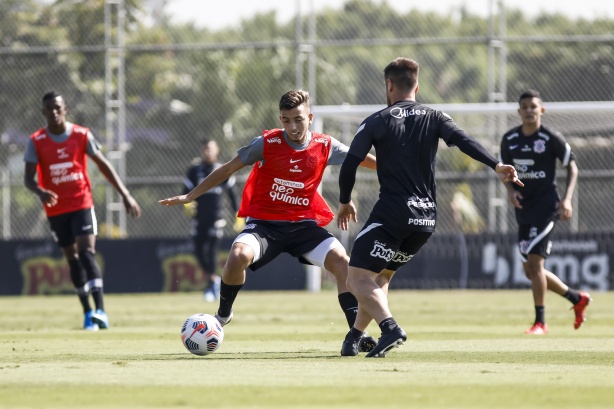 Ryan assinou contrato profissional com o Corinthians