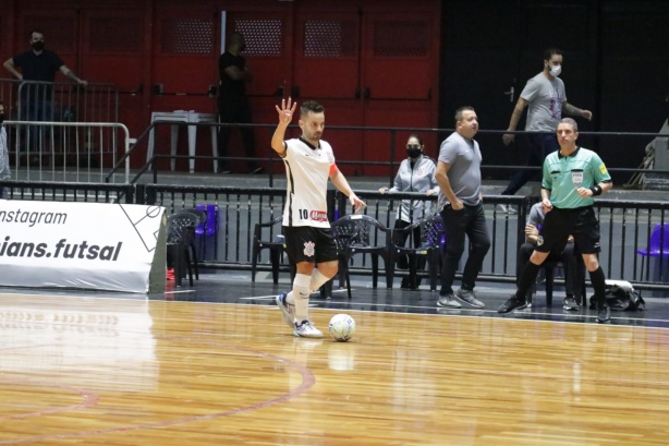 Corinthians venceu o Brasília na Copa do Brasil de Futsal