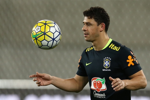 Giuliano � o primeiro refor�o do Corinthians para essa temporada`