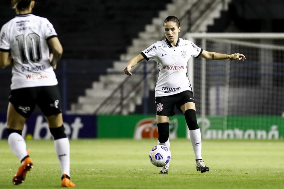 Tamires exalta crescimento do futebol feminino no Brasil e comenta