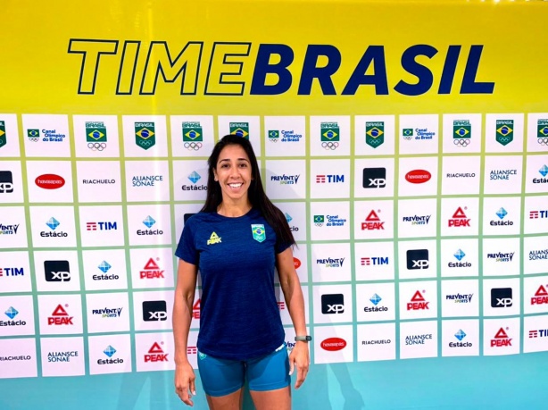L�via, de 33 anos, estar� com a Sele��o Brasileira de Handebol em T�quio