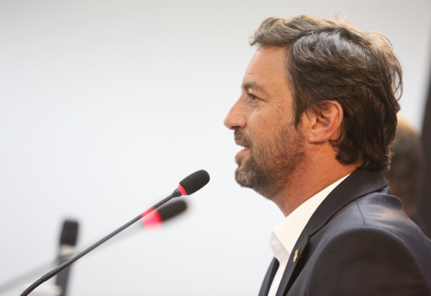 Presidente Du�lio Monteiro Alves comemorou a classifica��o do Corinthians