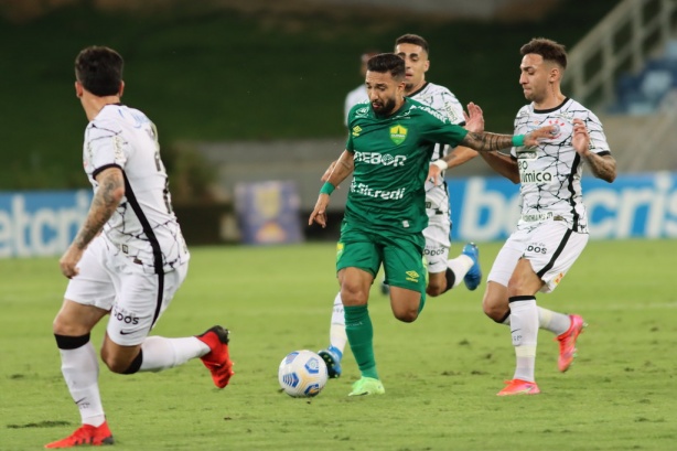 Corinthians venceu por 2 a 1 o Cuiab�