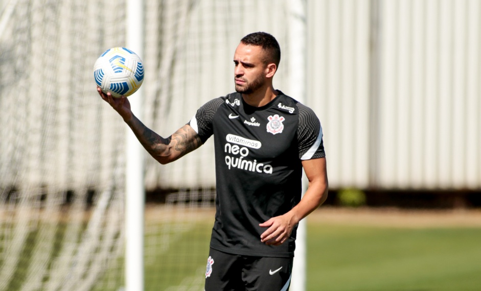 Renato Augusto  o segundo reforo do Corinthians na temporada; alm dele, o time tambm conta com Giuliano