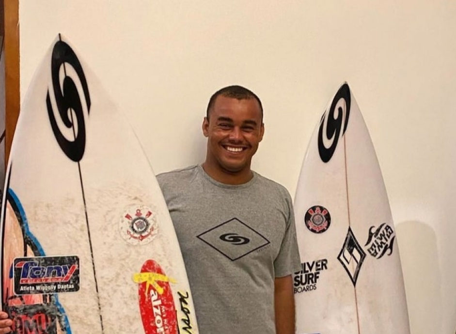 Wiggolly Dantas, surfista profissional,  patrocinado pelo Corinthians