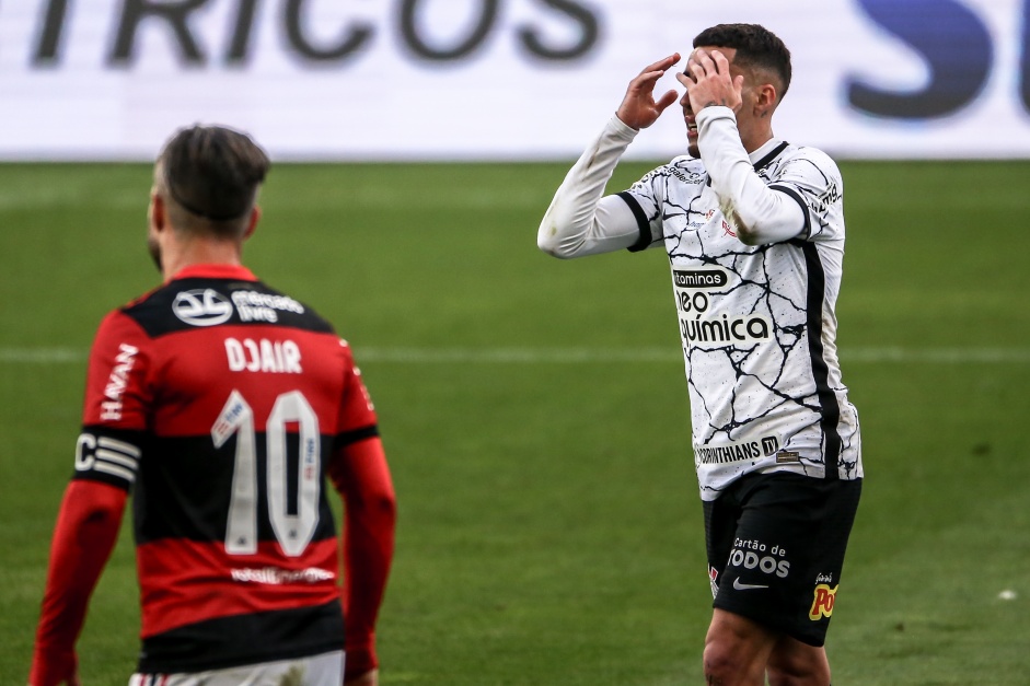 Corinthians foi derrotado pelo Flamengo jogando em casa