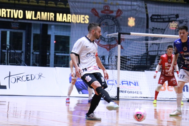 Tim�o faz jogo decisivo na LNF