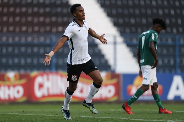 Cau� marcou dois gols, mas n�o evitou o empate do Corinthians contra o Palmeiras