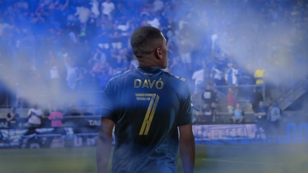 Dav� ganhou v�rias montagens do clube no dia da sua apresenta��o