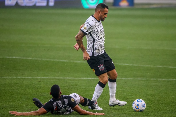 Renato Augusto fez seu primeiro jogo após o retorno ao Corinthians