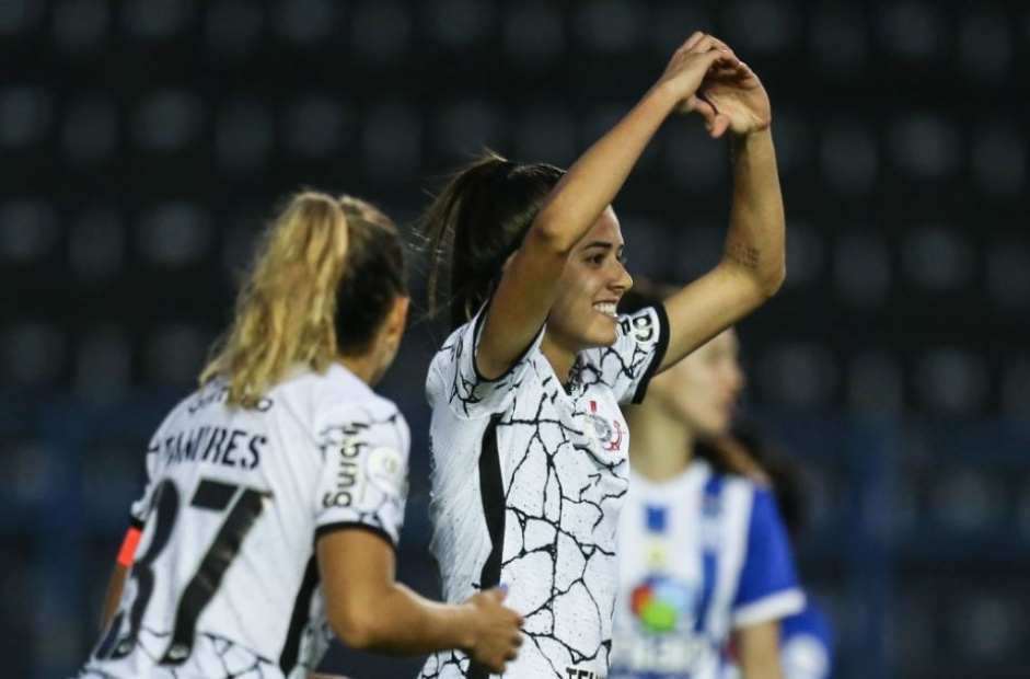 Jheniffer igualou os nove gols de Gabi Nunes e  a nova artilheira do Corinthians em 2021