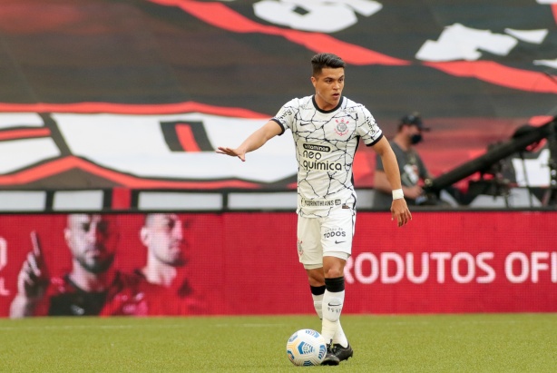 Roni marcou o gol da vit�ria do Corinthians contra o Athletico-PR