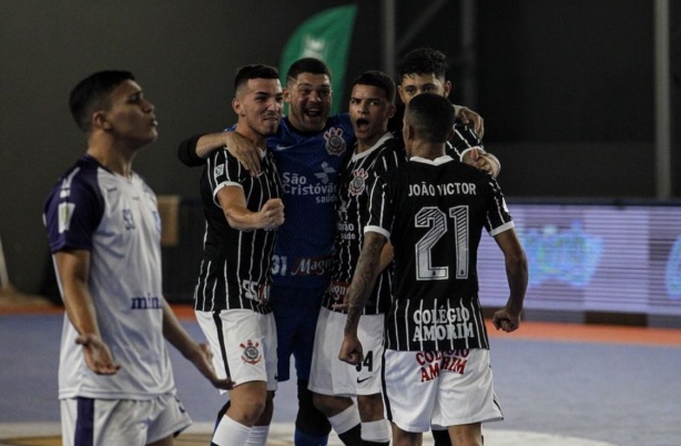 Equipe de Gustavo passos venceu as duas e se classficou para as quartas