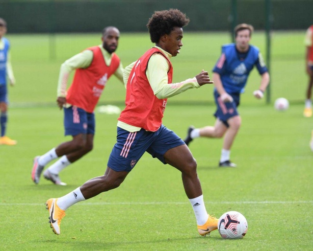 Willian deve definir seu futuro at� segunda-feira
