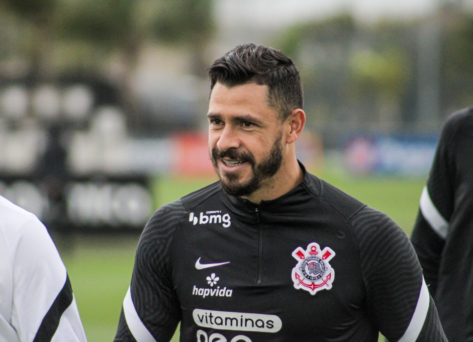 Corinthians chega na Arena do Grêmio com dois desfalques e um time de  pendurados; confira os nomes