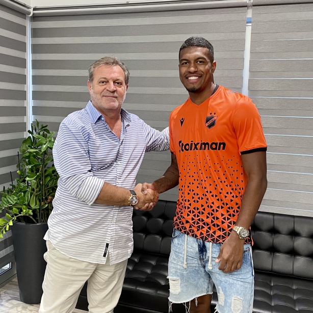 L�o Natel foi emprestado ao Apoel, do Chipre