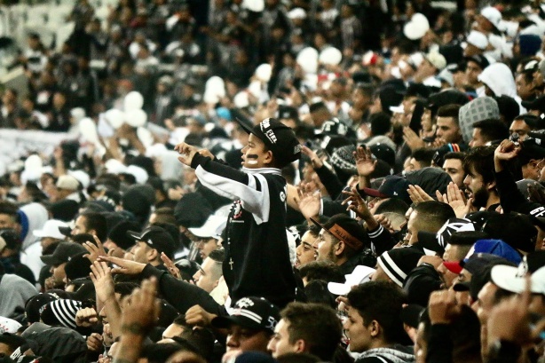 Torcida do Corinthians pode voltar aos estádios ainda em setembro