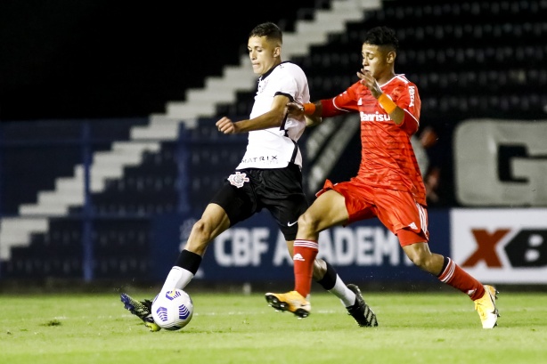 Miguel Henrique atuou em seis partidas pelo Sub-17 do Corinthians em 2021