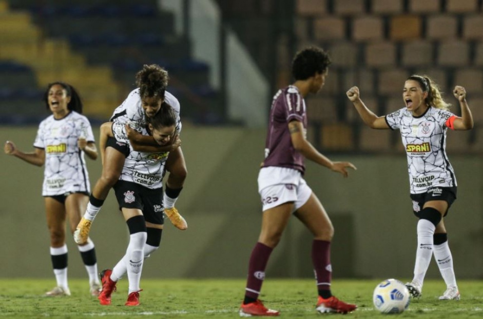 Corinthians voltou a bater a Ferroviria e garantiu a vaga na final do Brasileiro Feminino