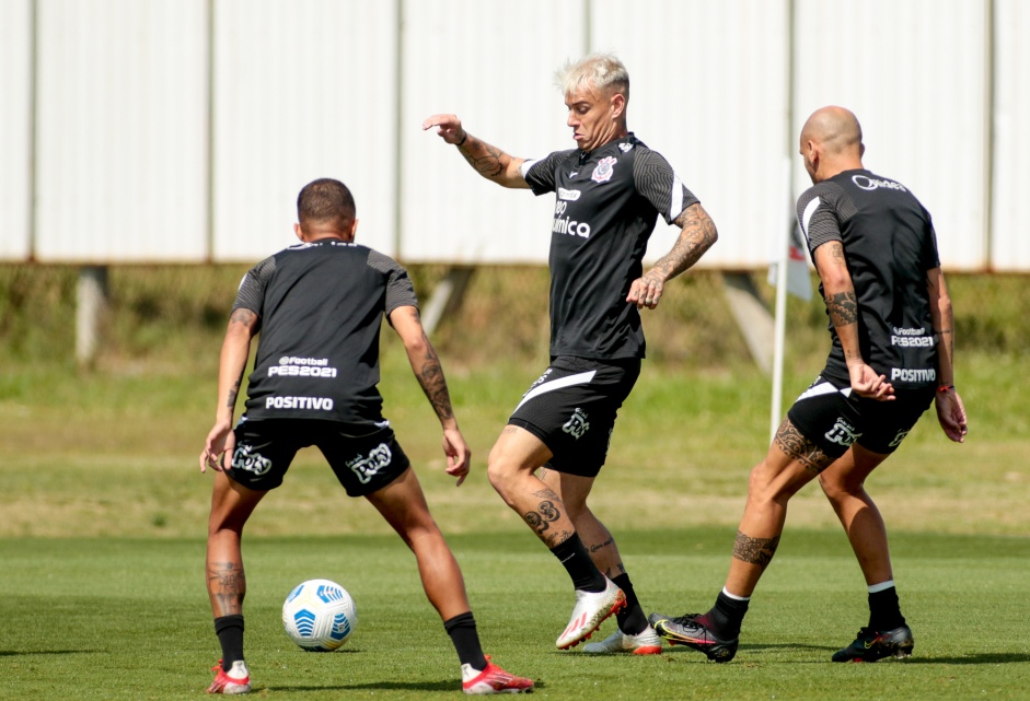 Rger Guedes  a novidade do elenco do Corinthians na lista de relacionados
