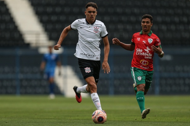 Diogo Siston comanda o Corinthians no Paulista e no Brasileiro Sub-20