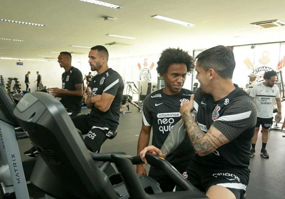 Willian no poder fazer sua estreia pelo Corinthians neste domingo