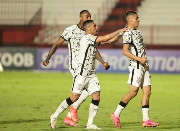 Corinthians empatou fora de casa
