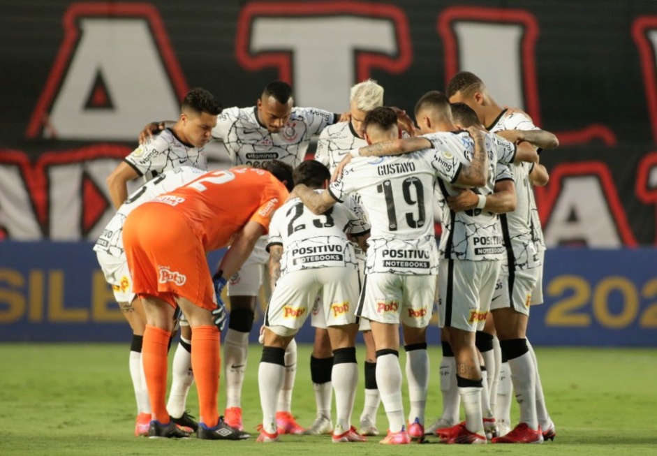 Corinthians visitou o Atltico-GO neste domingo e somou mais um ponto na tabela