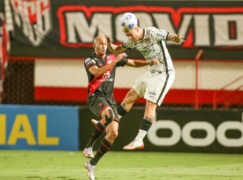 O jogo entre Corinthians e Atltico-GO ficou marcado pela polmica envolvendo a arbitragem
