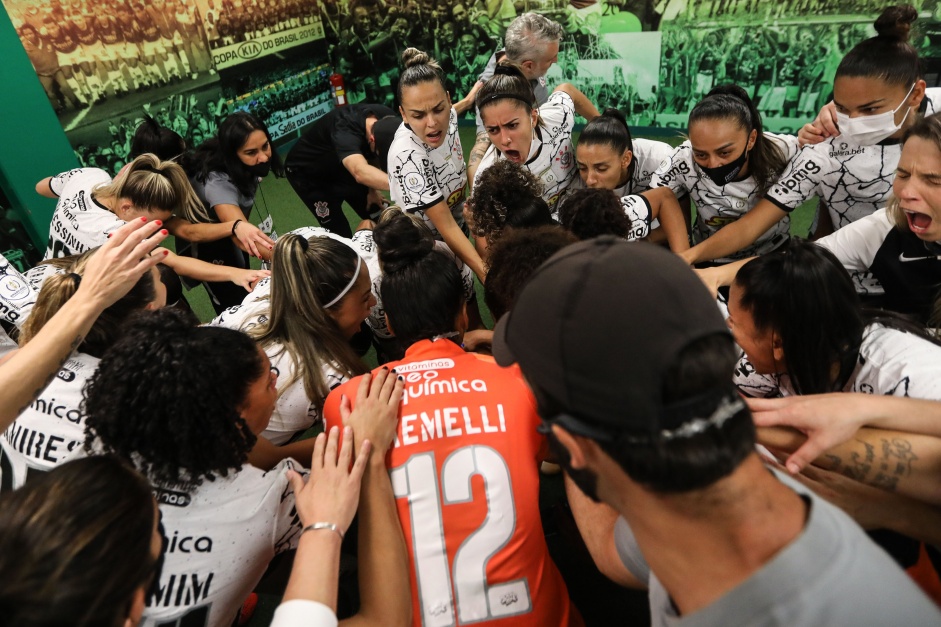 Corinthians bateu o Palmeiras na primeira final do Brasileiro Feminino
