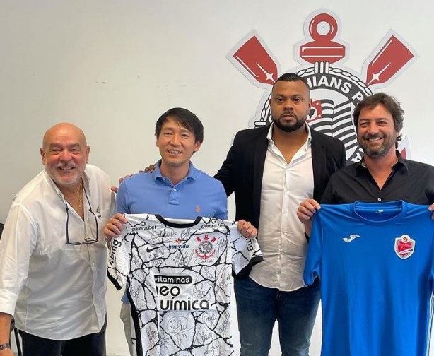 Ja�a, Henrique Iaw, Diogo Silva e Duilio Monteiro Alves em reuni�o no Parque S�o Jorge