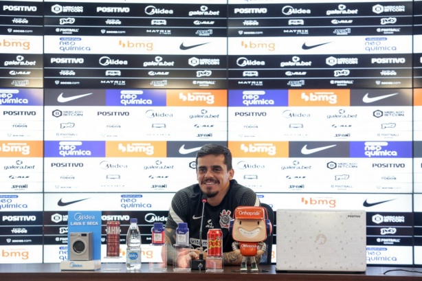 Fagner concedeu entrevista coletiva no Corinthians nesta sexta-feira
