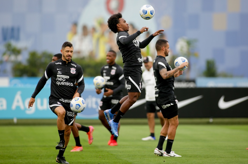 As contrataes feitas no segundo semestre de 2021 renderam um alto nvel de engajamento do Corinthians com a torcida nas redes sociais, principalmente no Instagram