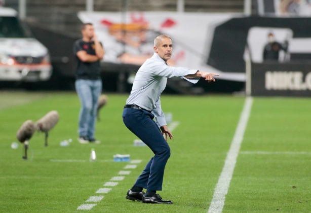 A equipe de Sylvinho tem a terceira pior média de gols marcados do Corinthians neste século no Brasileirão (2001-2021)