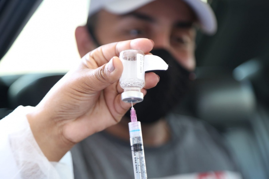 Mais de 100 doses de vacina contra Covid-19 foram aplicadas na Casa do Povo nesta quarta-feira