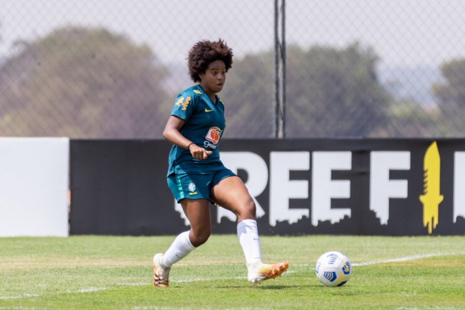 Pela primeira vez, Duda Mineira participou dos treinos da Seleo Feminina Sub-20 nesta data FIFA