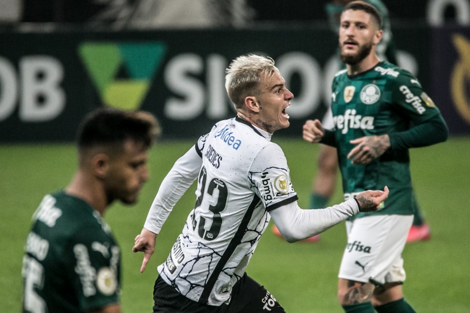 Corinthians vence Palmeiras no jogo de ida e abre vantagem na